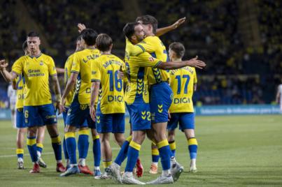 La UD Las Palmas enlaza el tercer triunfo consecutivo y agranda la ilusión de sus aficionados