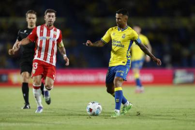 Las Palmas no encuentra el gol que evite su segunda derrota en casa