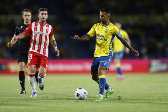 Las Palmas no encuentra el gol que evite su segunda derrota en casa