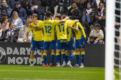A la UD se le escapa la victoria en los últimos minutos