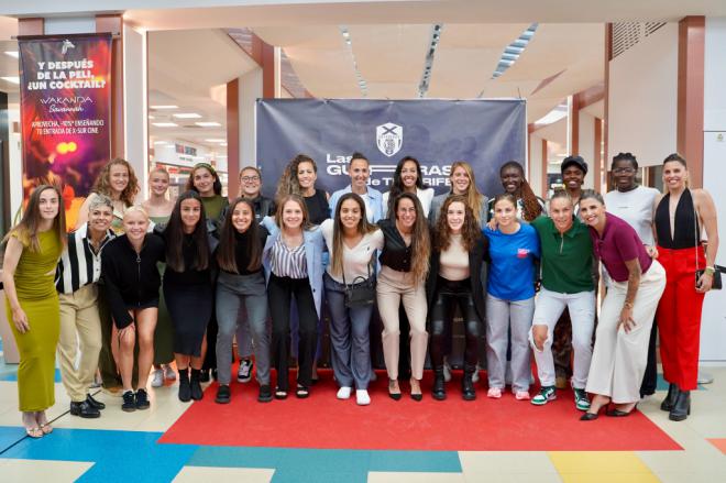 Alfombra roja por la premiere exclusiva de ¨Las guerreras de Tenerife¨