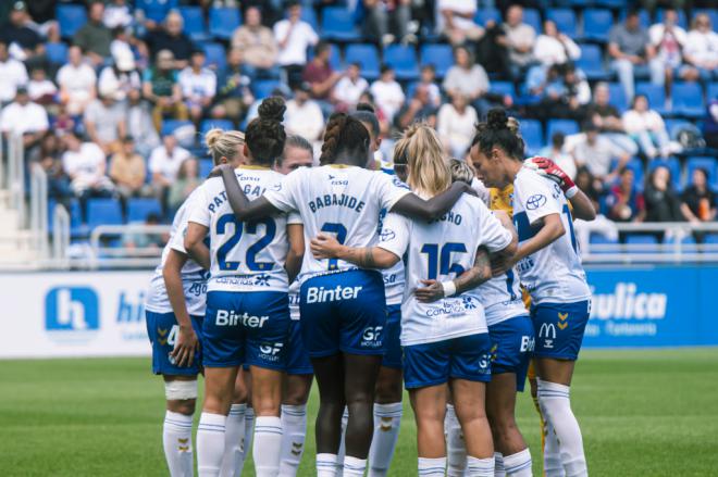 El Costa Adeje Tenerife planta cara al FC Barcelona en un Heliodoro de récord