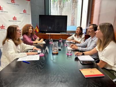 La Diputada del Común refuerza el compromiso con la infancia migrante