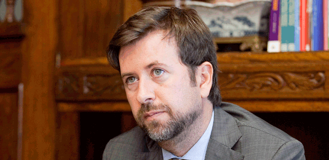 Alonso pide a los empresarios turísticos que acaben con la temporalidad laboral
