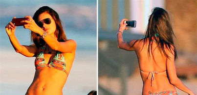 Alessandra Ambrosio espectacular en la playa