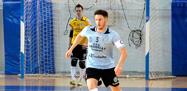 El capitán del Uruguay dice que "no puede reprocharle nada" a Pedreira