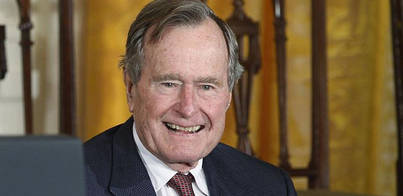 El expresidente George H.W. Bush es hospitalizado