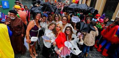 Más de 15.000 'mascaritas' participan en el Carnaval de Día