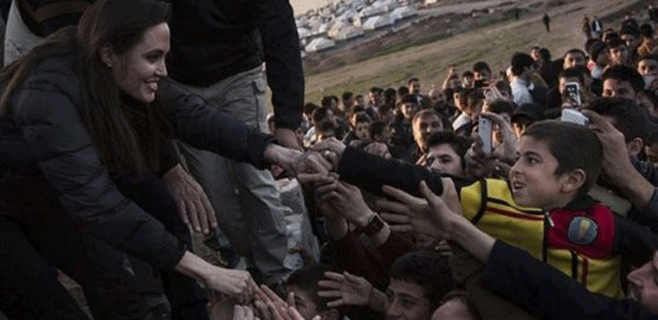 Angelina Jolie insinúa su entrada en la política