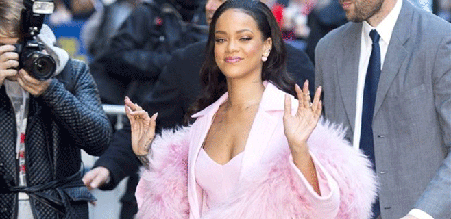 Rihanna seduce a Dior