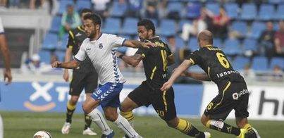EL CD Tenerife empata con buen fútbol