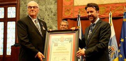 Elfidio Alonso recibe la Medalla de Oro de Tenerife