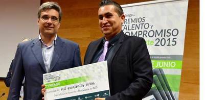 Francisco Cabrera, ganador del Premio “Talento y Compromiso Cajasiete 2015”