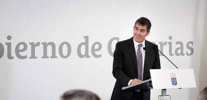 Clavijo pide a los consejeros "servir a Canarias por encima de todo"