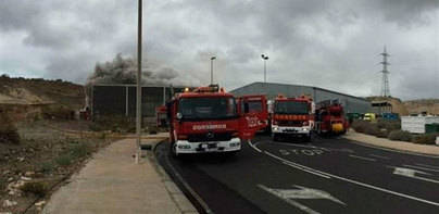 Reanuda su actividad nave con material eléctrico incendiada ayer en Arico
