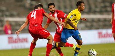 Las Palmas coge aire ganando al Sevilla