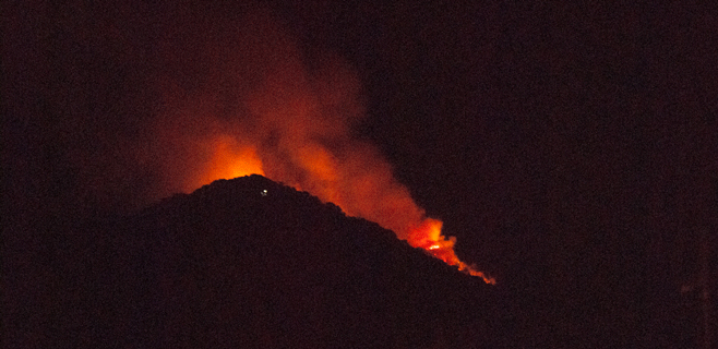 Extinguido un fuego declarado de madrugada entre Cazadores y La Pasadilla