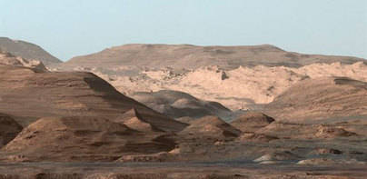 Postal del Curiosity desde el Monte Sharp en Marte