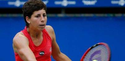 Carla Suárez arrolla a una lesionada Petkovic