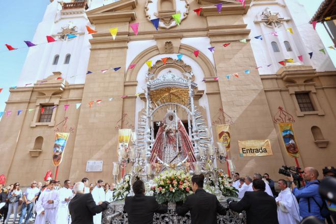 Miles de peregrinos visitan a la Patrona de Canarias