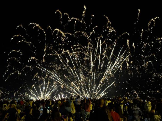Más de 50.000 personas disfrutan de la noche de los fuegos de Melenara